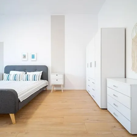 Mycampus 1 Bdrm, 4, Free Parking, Garden, Self Check-in Apartment