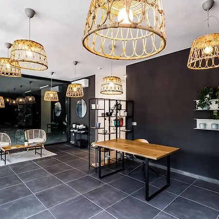 Апартаменты Mycampus 1 Bdrm, 4, Free Parking, Garden, Self Check-in